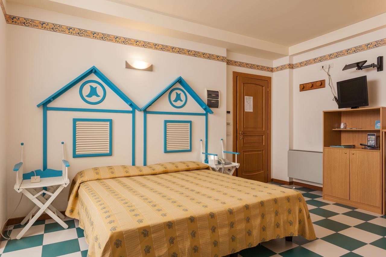 Hotel Resort Marinella Gabicce Mare Exteriör bild