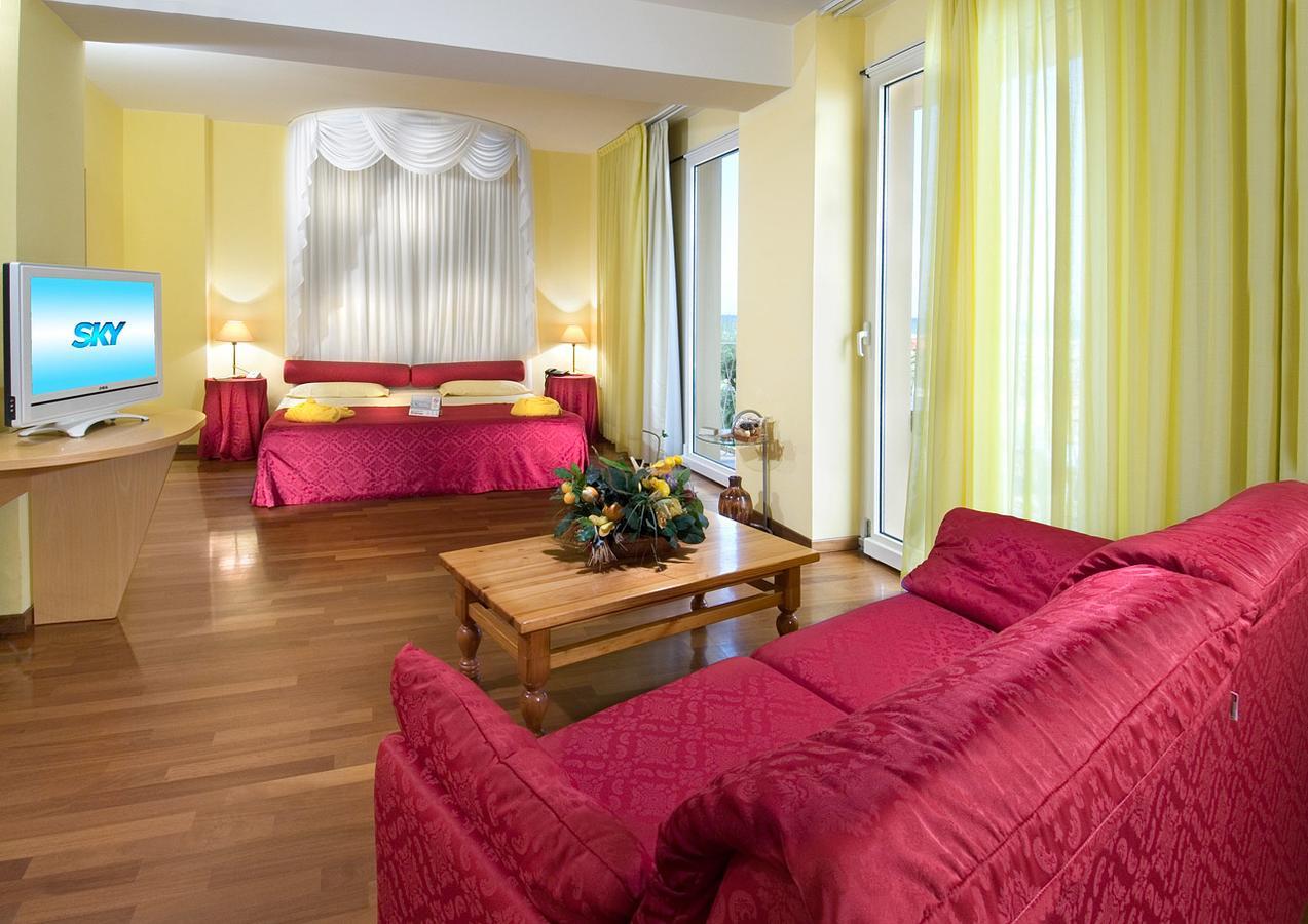Hotel Resort Marinella Gabicce Mare Exteriör bild