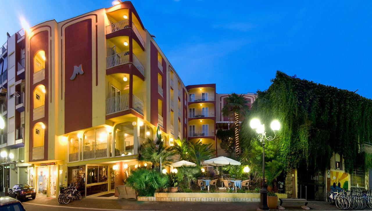 Hotel Resort Marinella Gabicce Mare Exteriör bild